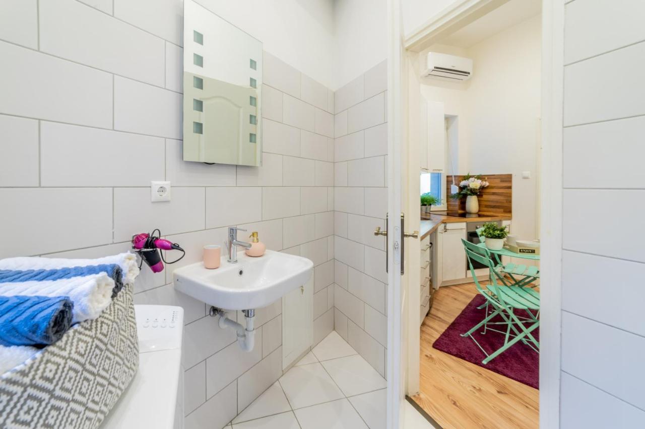 Real Apartments Anker II Budapest Ngoại thất bức ảnh